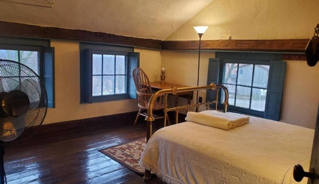 Rustic Farmhouse in western Pennsylvania, Westmoreland County