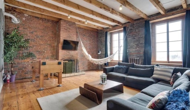 Rustic Gem In the heart of Old Montreal