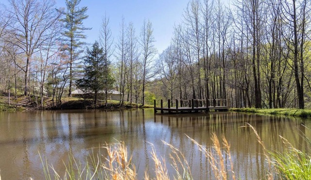 Rustic Getaway on Knob Creek