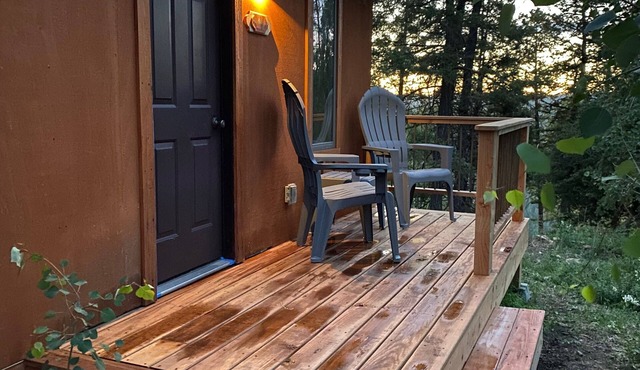 Rustic guest cabin set in the high country between Telluride and Ridgway