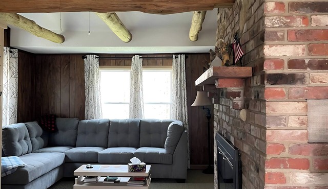 Rustic Hogback Lodge + Nature's Tranquility