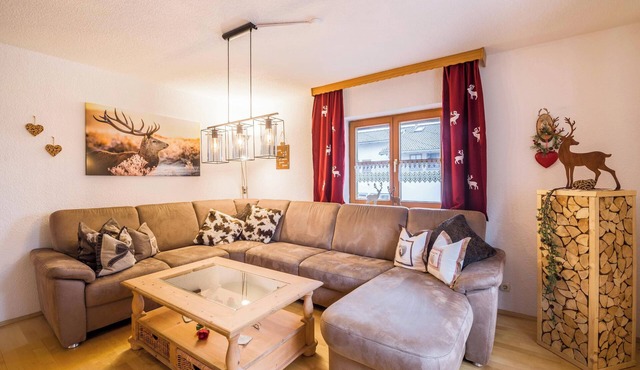 Rustic Holiday Home Annelies with Wi-Fi, Garden, Terrace in Übersee
