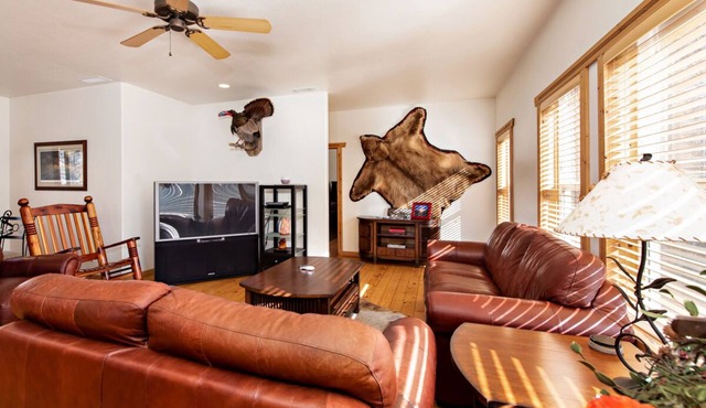 Rustic home on cattle ranch, near Glenwood Springs