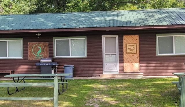 Rustic Hook Lodge, Steelhead Suite