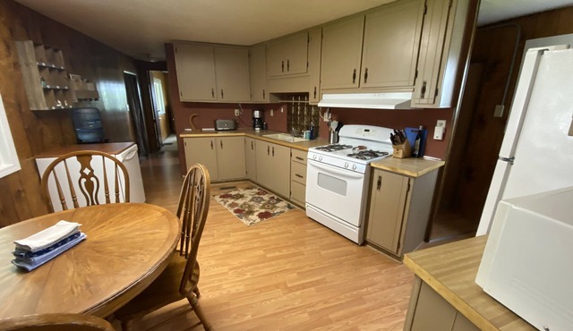 Rustic House with WiFi and great location