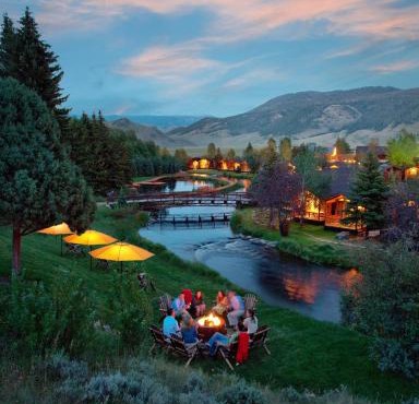 Rustic Inn Creekside