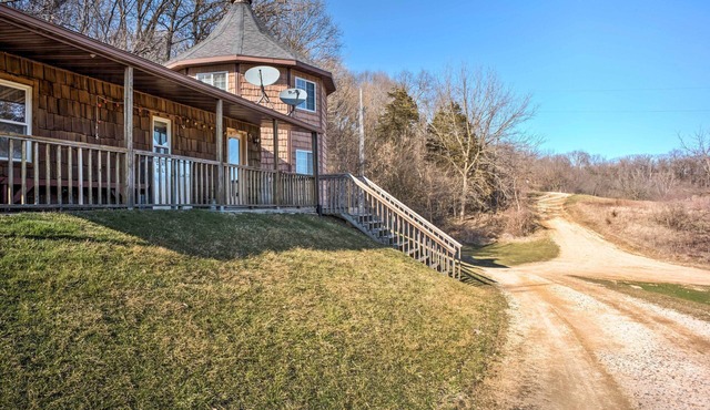 Rustic Iowa Cabin: 10 Mi to Maquoketa Caves