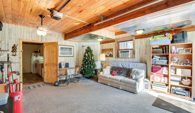 Rustic Jefferson Retreat w/Fire Pit: Near Athens!