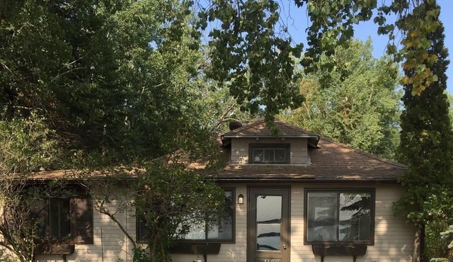 Rustic Lake Front Log Cottage