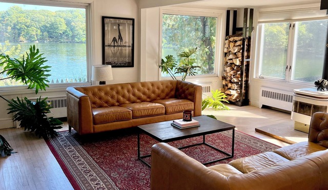 Rustic Lake House - 3 King Beds near Perona Farm Wedding