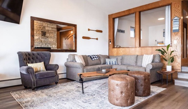 Rustic Lake House - Family Fun!