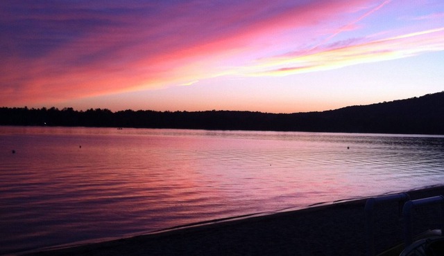 Rustic lakefront getaway