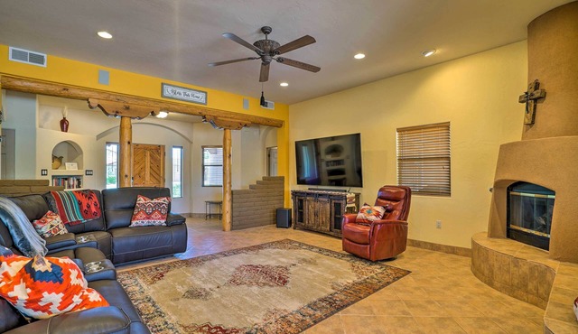 Rustic Las Cruces Escape - 2 Mi to NMSU!