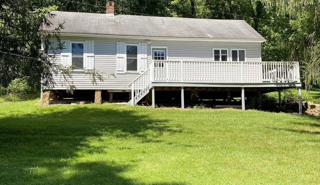 Rustic little Cabin just minutes from Deersville, no wifi no internet
