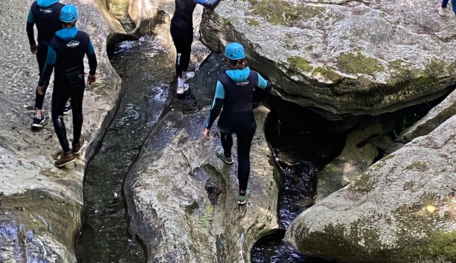Rustic Lodge beside Natural Gorge with Stunning Views of the Yorkshire Dales