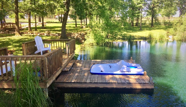 Rustic Lodge Near Current River: Pond + Fire pit + Trails + Pickleball + Fishing