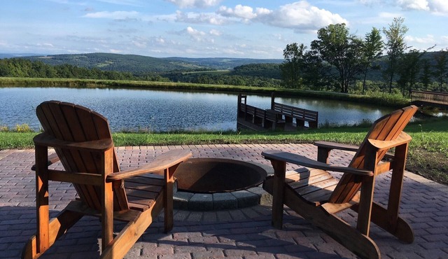 Rustic Log Cabin with Pond and Breathtaking View