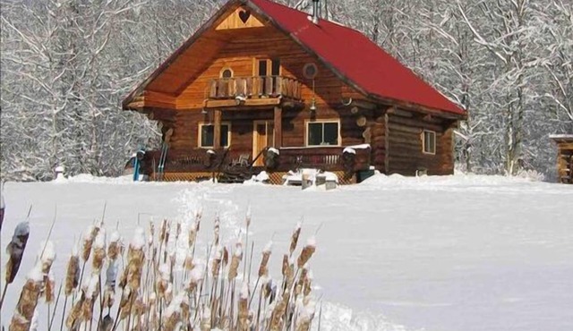 Rustic Log Home, Pond and Stream, Near Ski Mtns, Great Prices