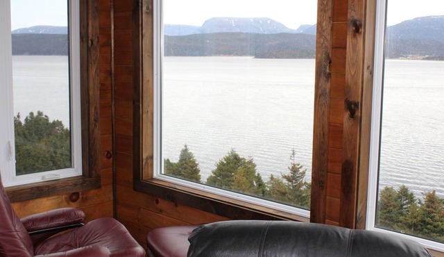 Rustic Log Style Chalet in the Heart of Gros Morne National Park!