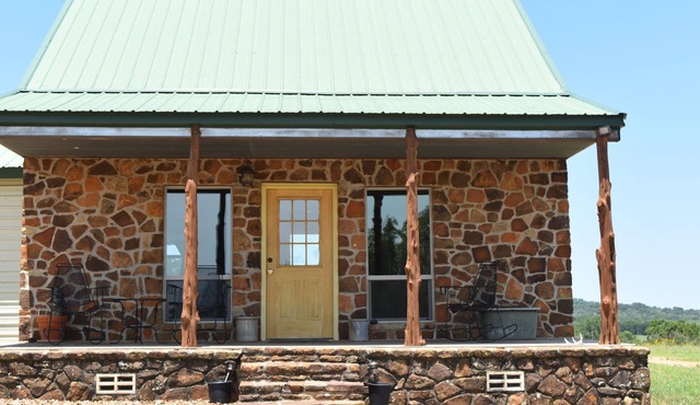 Rustic Loyal Valley Private Guesthouse with Peace & Serenity Views