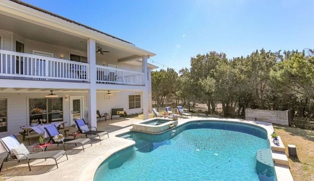 Rustic-Luxe Hill Country Escape: Pool, Fire Pit & Stylish Comfort for Groups