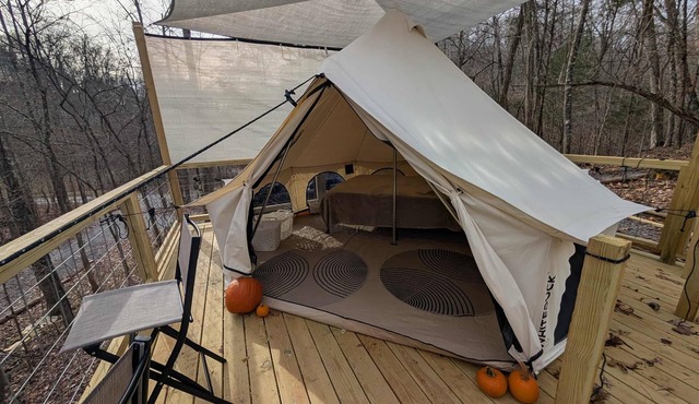Rustic Luxury Glamping in Bulls Gap, Tennessee