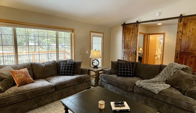 Rustic Luxury River House - Near Sunriver, Mt. Bachelor