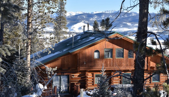Rustic Luxury, Unobstructed Views of the Continental Divide, Isolated but close