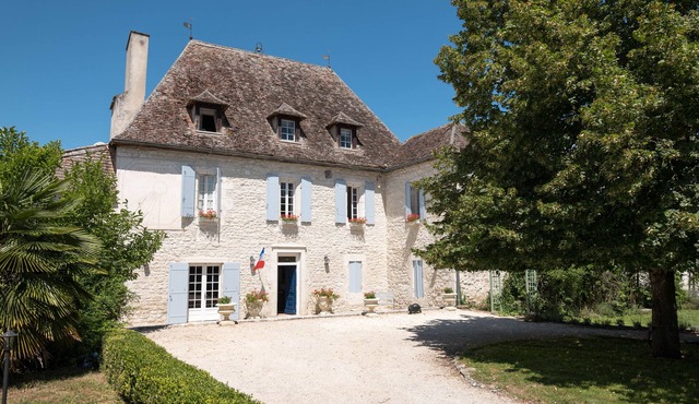 Rustic manor house 7 bedrooms 7 bathrooms spacious private pool