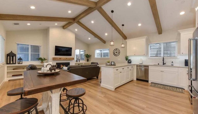 Rustic Modern Home Near Sutter St & Historic Folsom