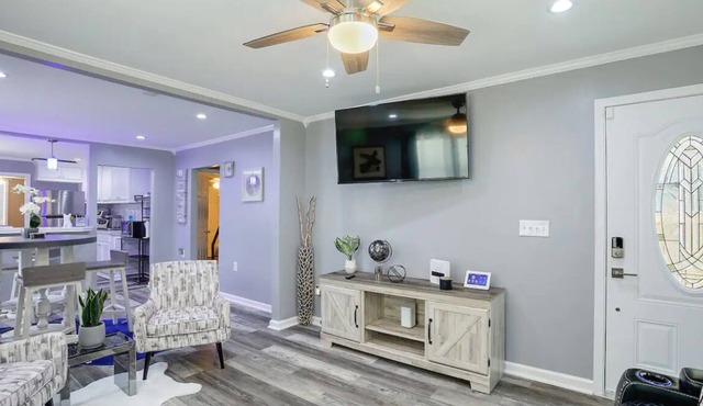 Rustic Modern Home w/Luxurious Gazebo