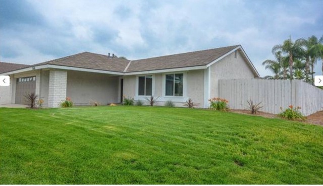 Rustic, Modern Home with XL Backyard. Near Orange County and Los Angeles County!