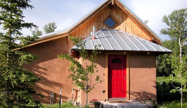 Rustic Mountain Cabin with a Hot Tub in Salida, Colorado