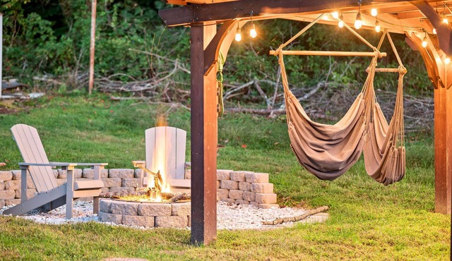 Rustic Mountain Home w Theater Room & Fire Pit, Minutes to SVU, W&L, & VMI