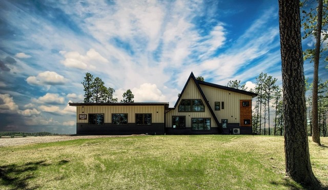 Rustic Mountain Modern Home With Breathtaking Black Hills Views!