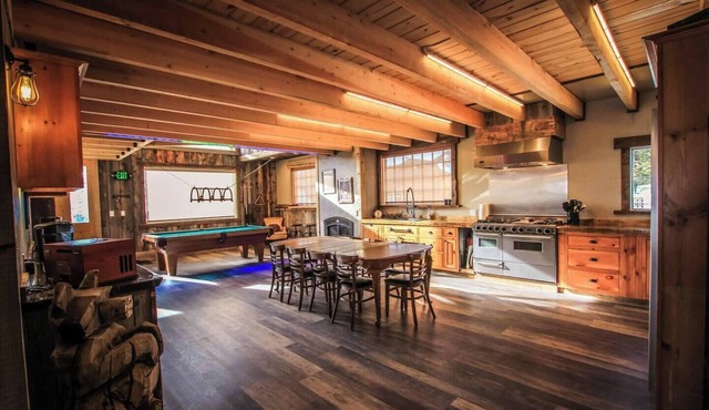 Rustic Mountain Modern Retreat from vacant restaurant to cozy mountain lodge