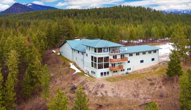 Rustic Mountain Top Lodges for Short or Longer Stays