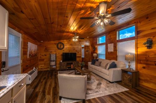 Rustic Mt Sterling Cabin1 Near Downtown Pets OK