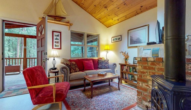 Rustic Mtn-View Home with Wood Stove Dog Friendly