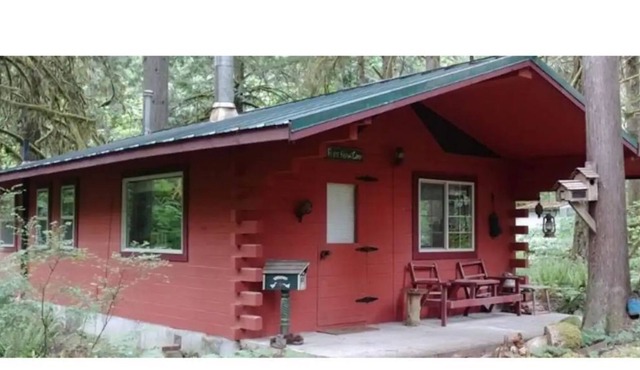 Rustic OFF GRID Cabin plus bunk house sleeps 6!