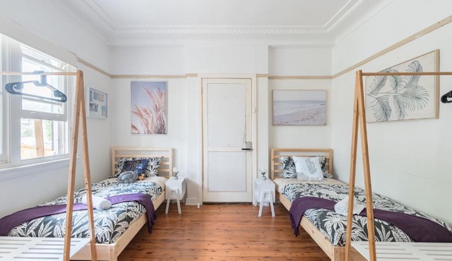 Rustic Private Room in Waterfront Beach Retreat 1 - SHAREHOUSE