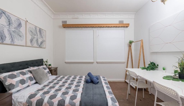 Rustic Private Room in Waterfront Beach Retreat 3 - SHAREHOUSE