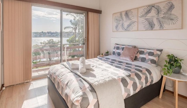 Rustic Private Room in Waterfront Beach Retreat 6 - SHAREHOUSE