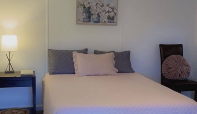 Rustic private studio apartment out in the peaceful countryside