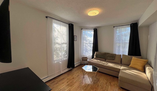 Rustic Ramsay Retreat by Calgary Stampede/Inglewood/Elbow River w/Parking