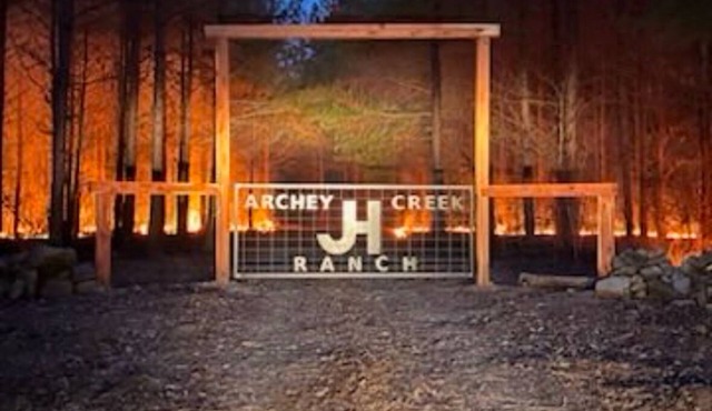 Rustic Ranch Retreat - 6 bedrooms, 5 bath, game room, working cattle ranch!