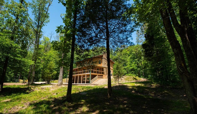 Rustic recreation room near Nashville!