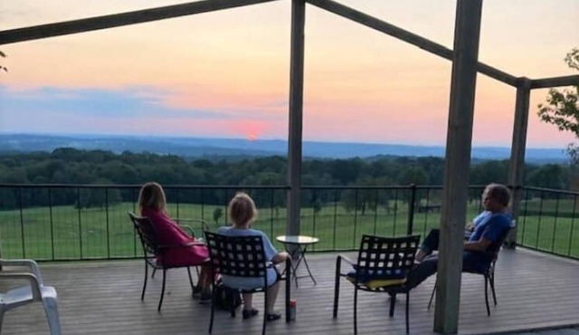 Rustic Renovated Cabin w/King Bed + Pasture Views