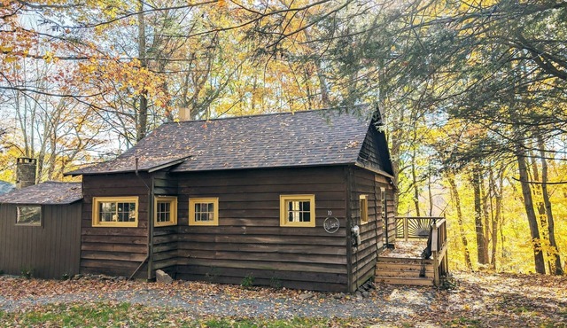Rustic Retreat/Fireplace /Casino/Camelback - Close to everything!