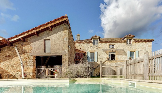 Rustic Retreat for Families